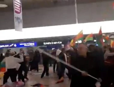 Ανόβερο: Άγριο ξύλο στο αεροδρόμιο μεταξύ Κούρδων και Τούρκων (Βίντεο)